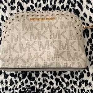 Like new Michael Kors makeup bag